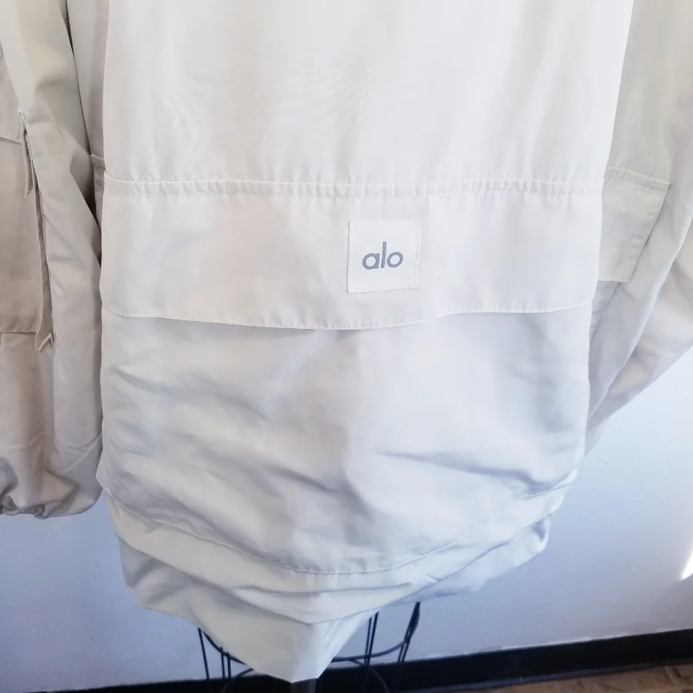 Alo Yoga | Womens Legion Pullover Hood, size‎ Large